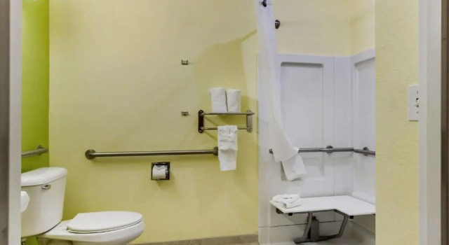 Номер Standard Quality Inn & Suites Lehigh Acres Fort Myers