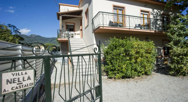 Bilocale Villa Nella just a few meters from the beach and from the center of Marina di Campo-V.NELLA BILO, Book Villa Marina di Campo Elba
