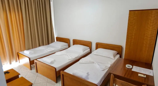 Трёхместный номер Standard с видом на сад Hotel Emblem