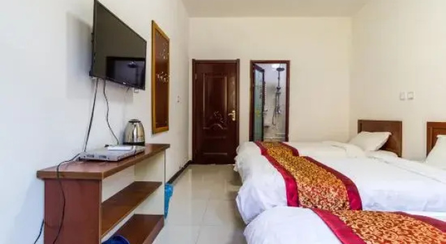 Кровать в общем номере Yesanpo Bailixia Yi Farmstay