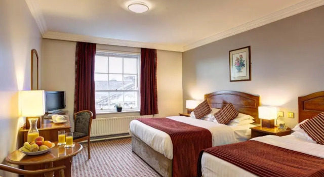 Трёхместный номер Cassidys Hotel
