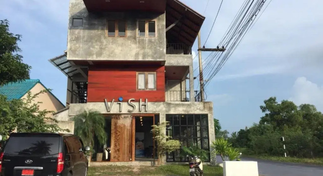 Vish Hotel and Cafe