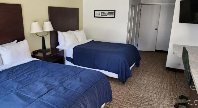 Четырёхместный номер Standard Nittany Budget Motel