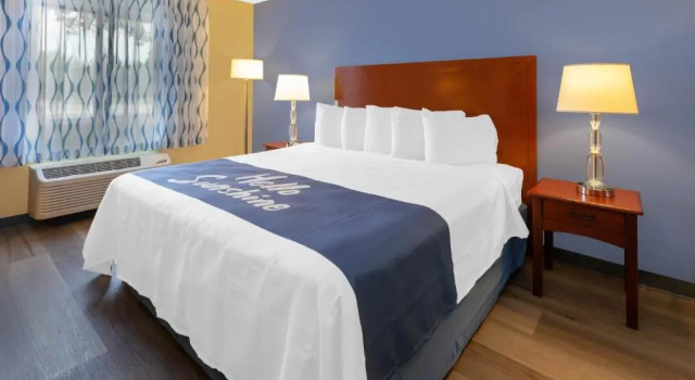 Люкс Days Inn by Wyndham Milan Sandusky South