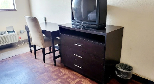 Двухместный номер Economy Metro Inn & Suites