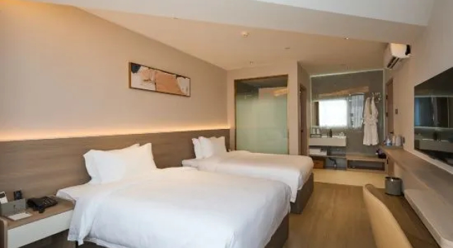 Люкс Days Inn Zhuhai Selected Wyndham Hotel (Couple Middle Road Branch)