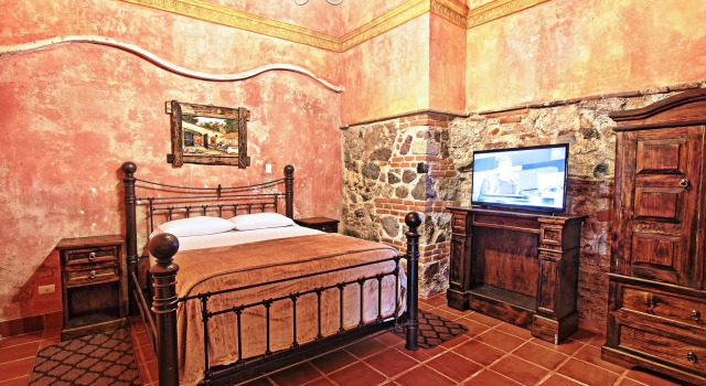 Hotel Eterna Primavera Antigua, Book Hotel Hotels in Zacatepeques with Parking, Parking