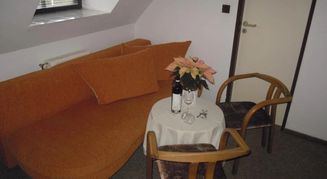 Motel Edison, Reservar Motel Motéis em Hradec Kralove, Motel