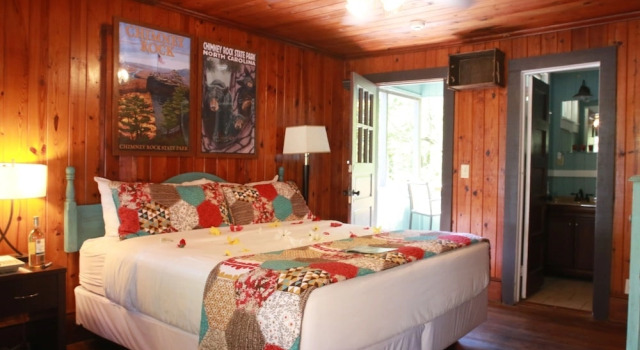 Riverside Lodge at Chimney Rock, Забронировать Дом для отпуска Чимни-Рок Северная Каролина, рядом с Ботанический сад Лейк Лур Флауэринг Бридж