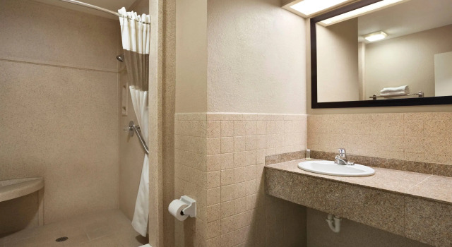 Super 8 Wyndham McAllen Downtown- City Center-Plaza Mall-Airport