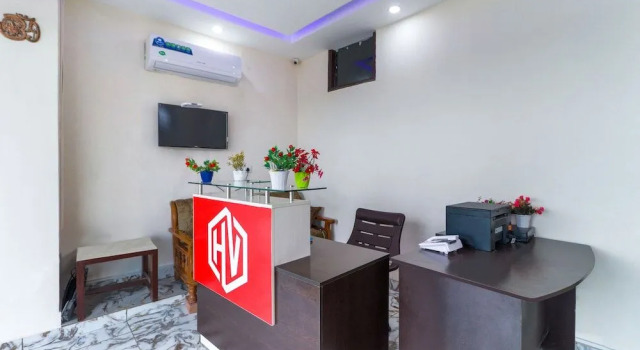 Oyo 45972 Hotel Vasdeva, Rezerwuj Hotel Panchkula Delhi