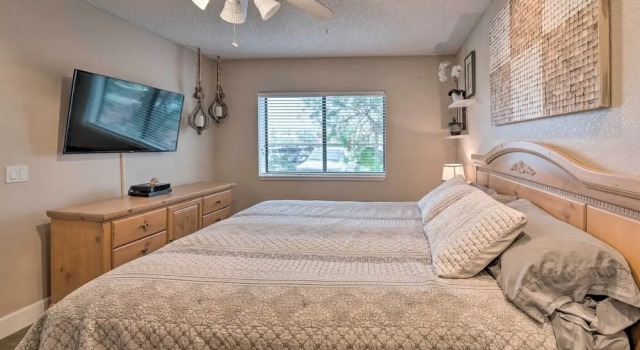 Апартаменты Walk to Beach: Lake Havasu Condo w/ Pool Access