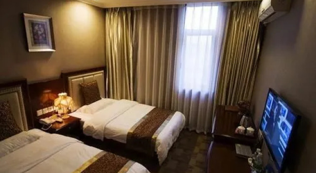 Louver Hotel