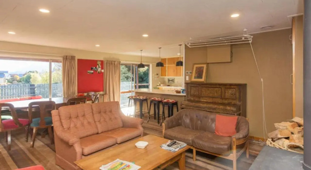 The Long House - Wanaka Holiday Home - Bachcare NZ