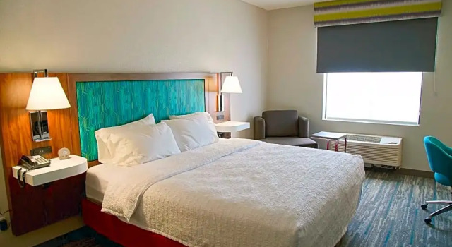 Номер Standard с видом на бассейн Hampton Inn & Suites Cathedral City