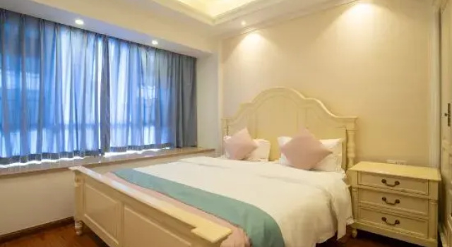 Люкс с 3 комнатами с видом на сад Yihai blue sky apartment (Lingshui Coral Sea store)