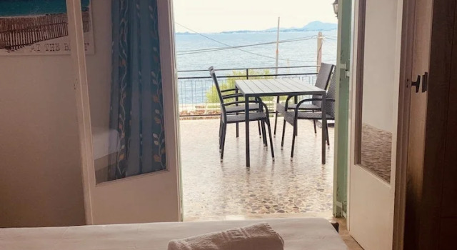 Номер Comfort Akrogiali Apartments