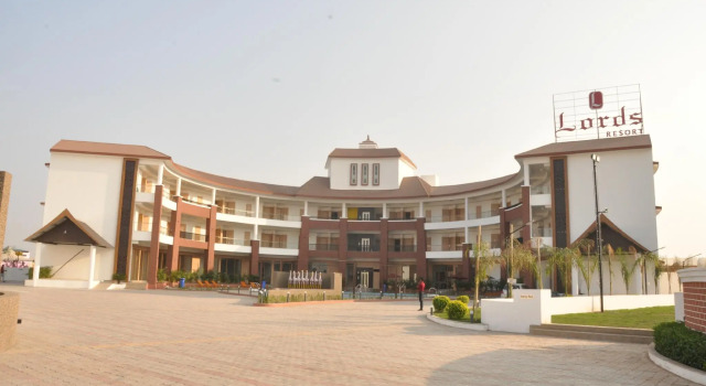 Lords Resort Chotila, Varaa Lomakeskus Chotila 