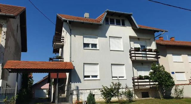 Apartment At Granny and Grandpa, Rezervovat Apartmán Hotely v Slavonia s parkováním, Parkování