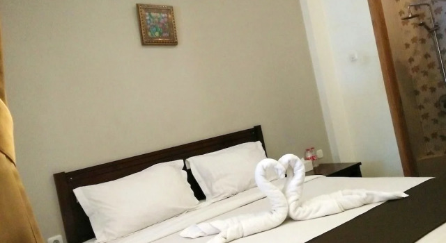 Helena Guest House, Reserva ahora Hostal o pensión Malang Java Oriental, cerca de Parque Alun Alun Malang