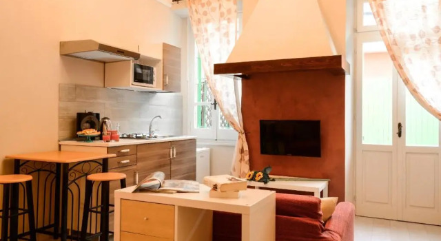 Четырёхместный номер Standard с балконом Casa Scola Loano