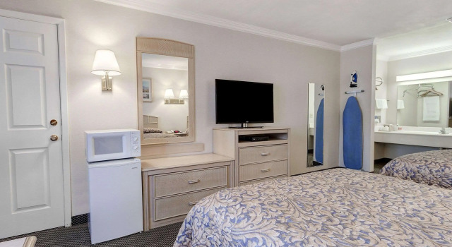 Четырёхместный номер Standard Econo Lodge Van Horn