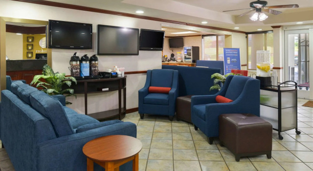 Comfort Inn Dickson, 予約 ホテル ディクソン テネシー州