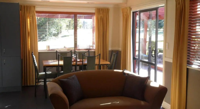 Бунгало с 3 комнатами Alpine Springs Motel
