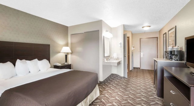 Люкс Days Inn by Wyndham Bismarck