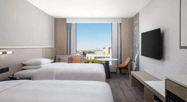 Четырёхместный номер Standard AC Hotel by Marriott Suzhou, Guan Qian