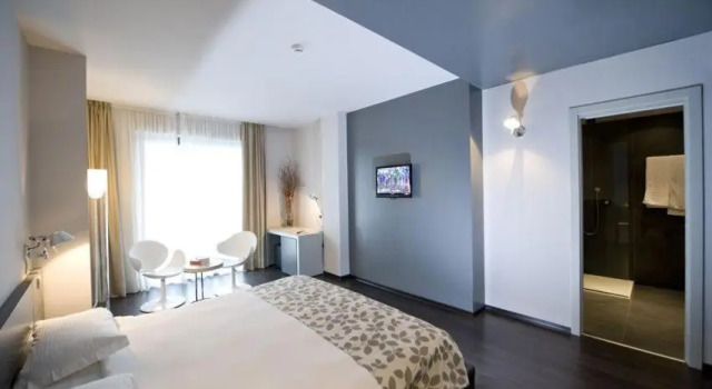 Двухместный полулюкс с балконом и с видом на озеро Piccolo Hotel