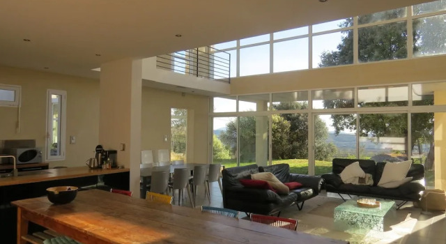 Splendid Architectural Villa Built in a Beautiful Location in the Ardèche, Забронировать Вилла Виллы Овернь-Рона-Альпы, Вилла