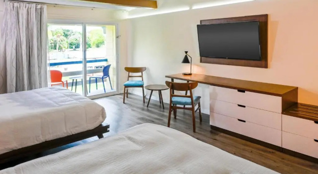 Двухместный номер Standard с видом на бассейн Golden Host Resort - Sarasota