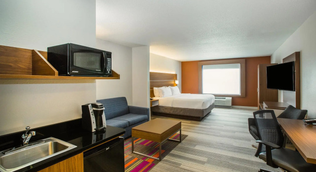 Люкс Holiday Inn Express & Suites Bellevue -Omaha Area- by IHG