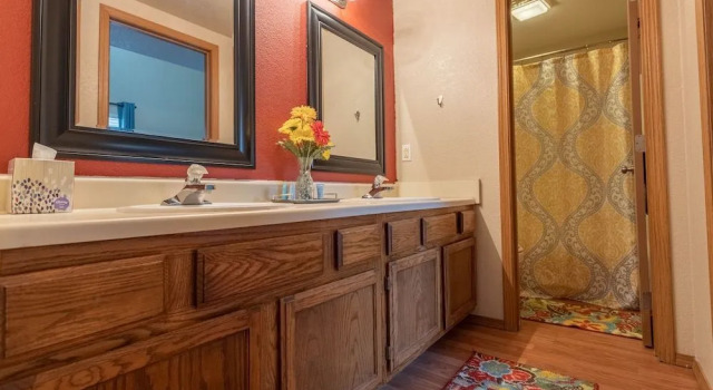 Happy Trails 2 Bedroom Condo by Redawning, Забронировать Отель Отели Table Rock Lake с парковкой, Парковка