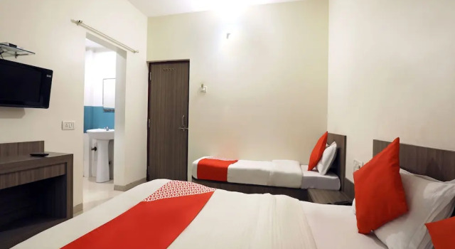 Hotel Shri Sai Murli, Забронировать Отель Отели штата Махараштры с завтраком, Завтраки