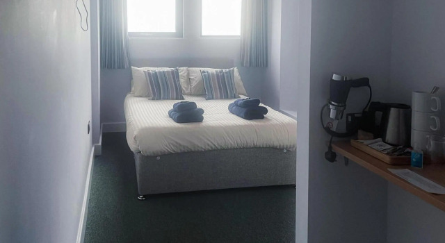 No 6 Ocean Cabins - Saundersfoot Harbour, Prenota Hotel Saundersfoot 