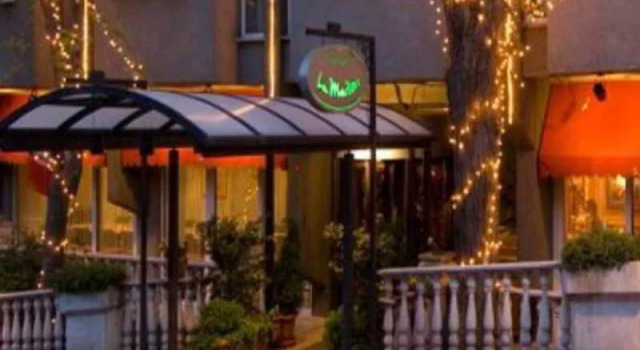 La Maison, Varaa Hotelli Hotellit Marmara-alue pysäköinnillä, Pysäköinti