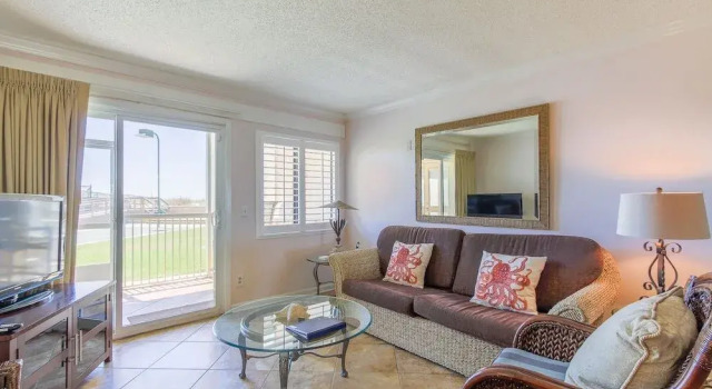 Gulf Shore Condo #104 - 2 Br condo by RedAwning, Varaa Huoneisto Destin Emerald Coast