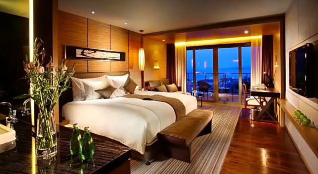 Двухместный номер Deluxe с видом на море Shenzhen Dameisha Kingkey Palace Hotel