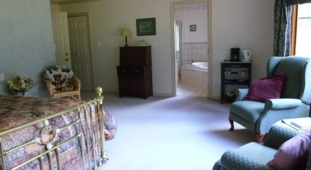 Cobble House Bed & Breakfast