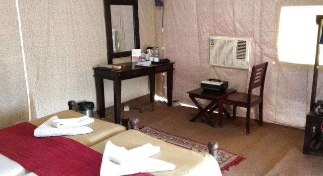 Praveg White Rann Resort Rann Utsav Dhordo, Rezerwuj Ośrodek wypoczynkowy Hotele w Gujarat ze śniadaniem, Śniadanie