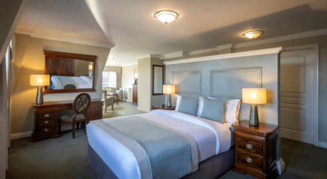 Bracken Court Hotel, Prenota Hotel  