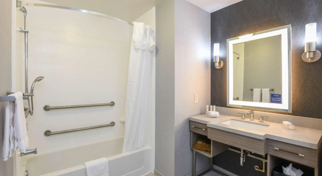 Четырёхместный люкс Homewood Suites Cincinnati Airport