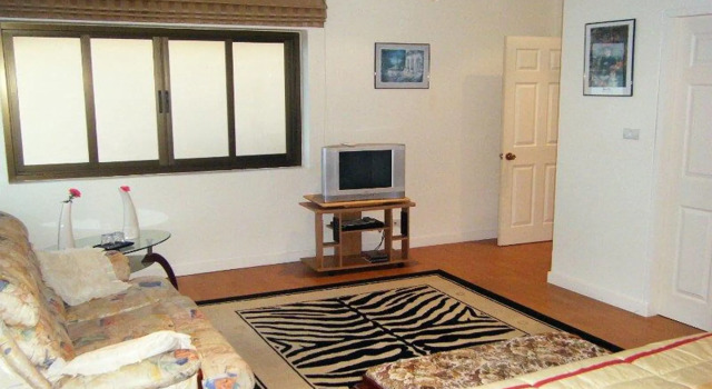 Mukdahan Manor B&B