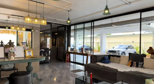 Breezewood Bangkok Hotel