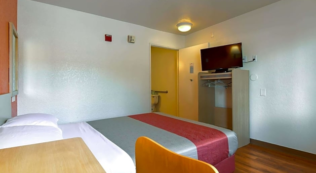 Люкс Motel 6-Westminster, CA - South - Long Beach Area