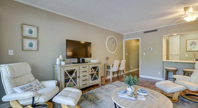 Serene Myrtle Beach Condo w/ Resort Amenities!, Забронировать Курортный отель Курортные отели Миртл-Бич, рядом с Концертный зал House of Blues Myrtle Beach, Курортный отель