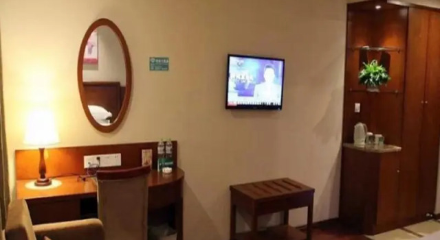 Семейный номер Standard GreenTree Inn Nanchang County Xiangyang Lianxi Road Hotel