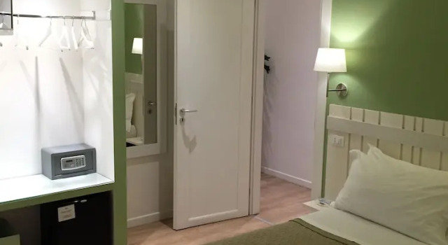 Двухместный номер Standard с балконом B&B Medinblu Via Miraglia